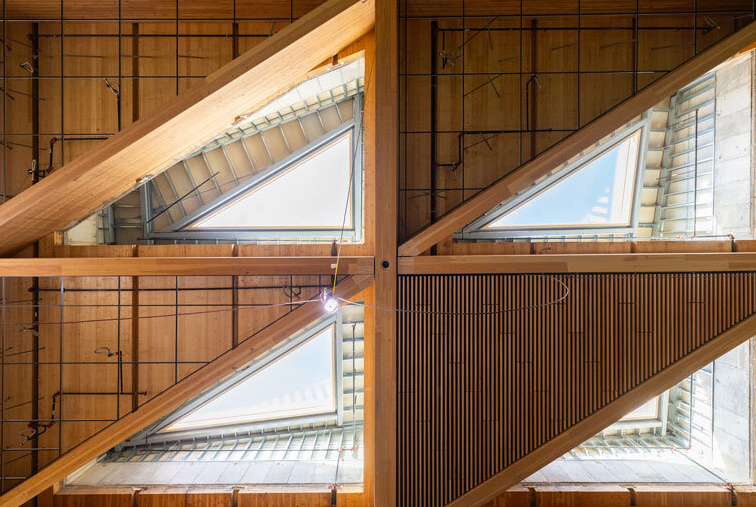 该项目的再生目标包括被动式节能策略和低碳材料