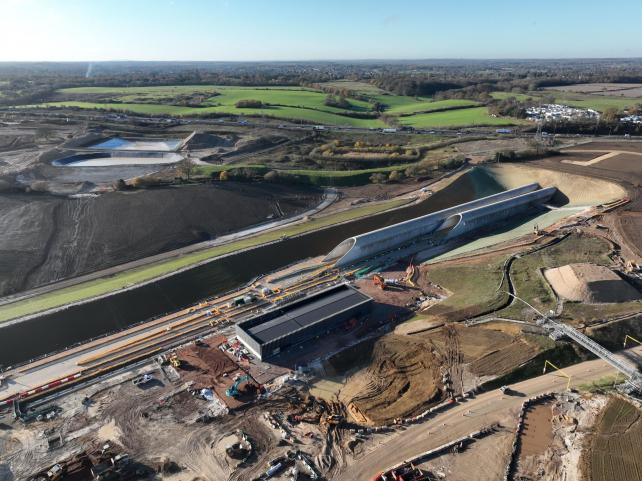 HS2奇尔特恩隧道南入口的鸟瞰图