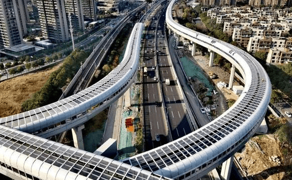 轨道交通2号线西延伸、18号线二期开通运营