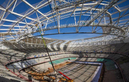 2016年1月23日，塔兰塔体育场正在进行屋顶施工