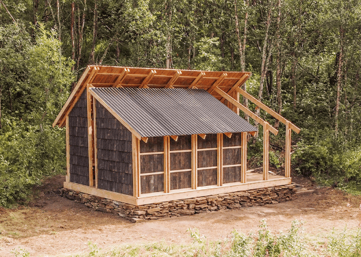 GLØDE 是一个位于挪威诺尔兰郡贝亚恩山谷的小型壁炉避难所。