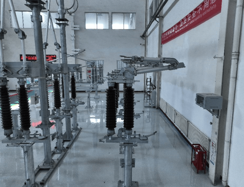 GW22A-72.5/126/145/170/252/363/420/550系列单柱单臂垂直伸缩式高压交流隔离开关