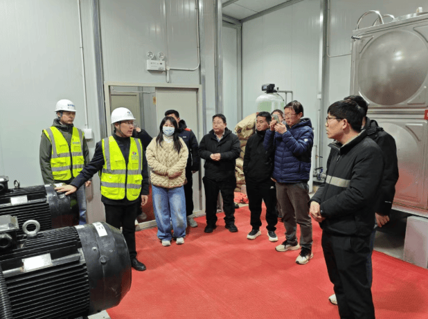 周边小区村干部及村民代表参观学习