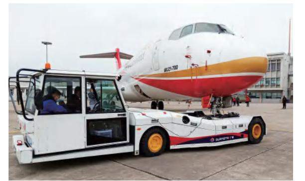 GTL系列 无拖把飞机牵引车(内燃式)