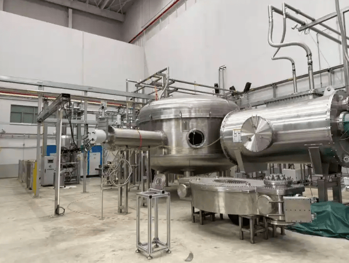 能量奇点厂区内各种装置,几乎都是团队成员“自研手搓”。