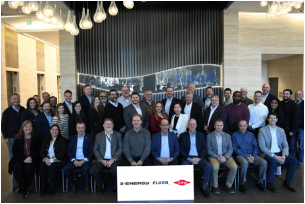 来自 Fluor、X-energy 和 Dow 的领导人齐聚 Fluor 位于休斯顿的办公室,启动了 X-energy 在德克萨斯州 Seadrift 的先进核能项目的 FEL-2 阶段。