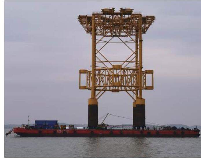 Большая транспортная баржа-платформа «Хуанпу Чжэнли 001»