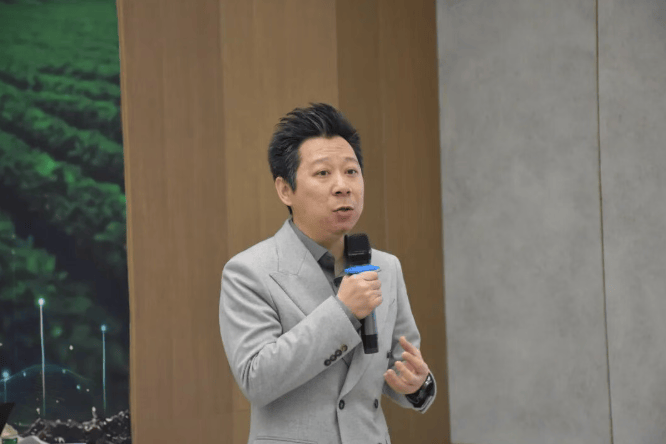 艾益农市场部负责人张福光