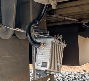 Автомобильное устройство для обнаружения наземных магнитных датчиков