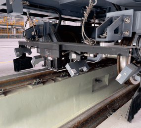 Устройство для контроля геометрических параметров пути