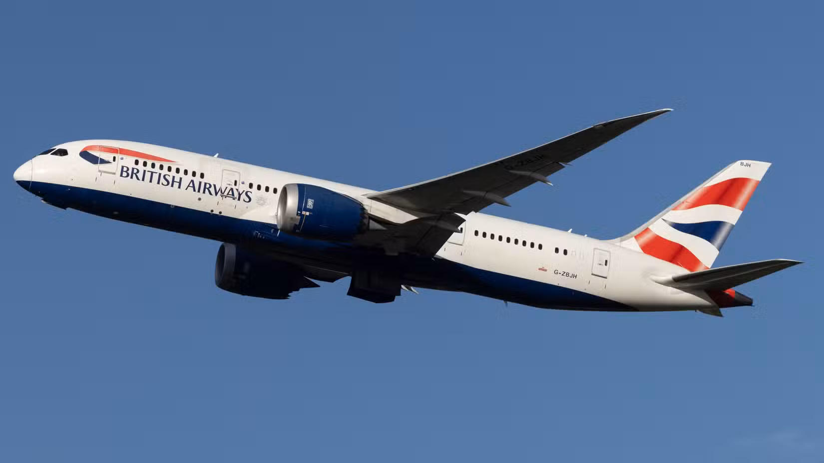 British Airways Boeing 787-8 departing LHR 