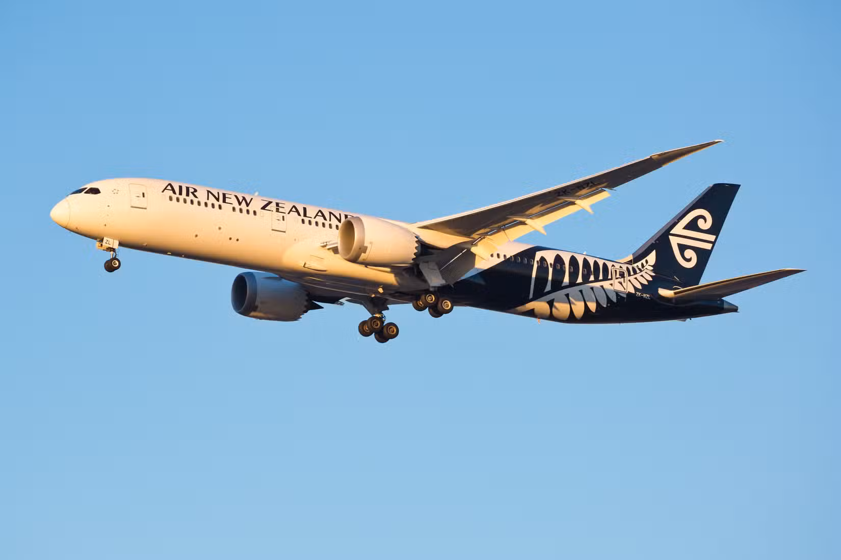 Air New Zealand 787-9 on approach