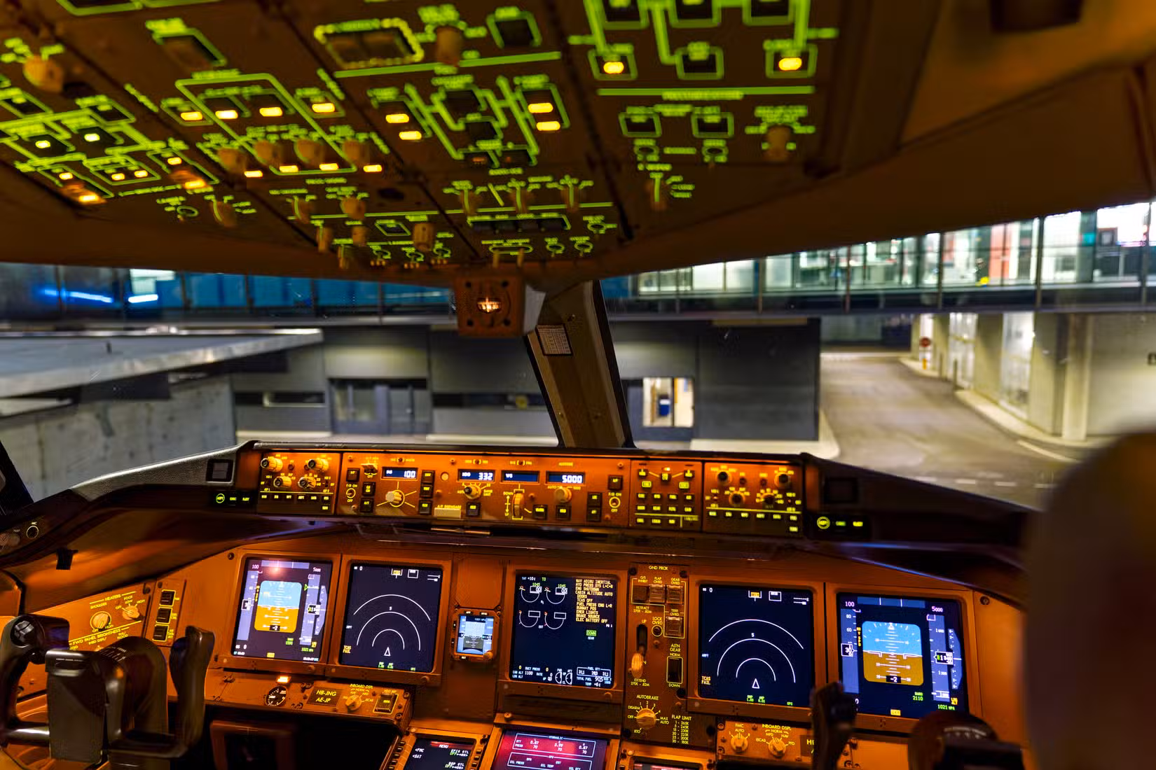 Boeing 777-300ER Cockpit