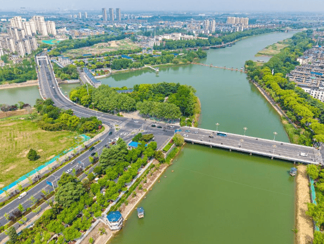 4月27日拍摄的位于江苏省扬州市江都区的南水北调东线输水通道高水河