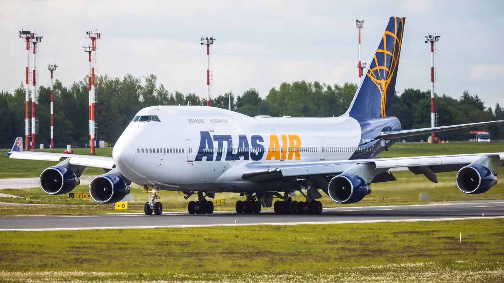阿特拉斯航空波音747-400滑行