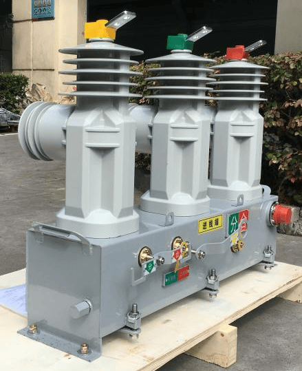 12kV Pole-Mounted Circuit Breaker