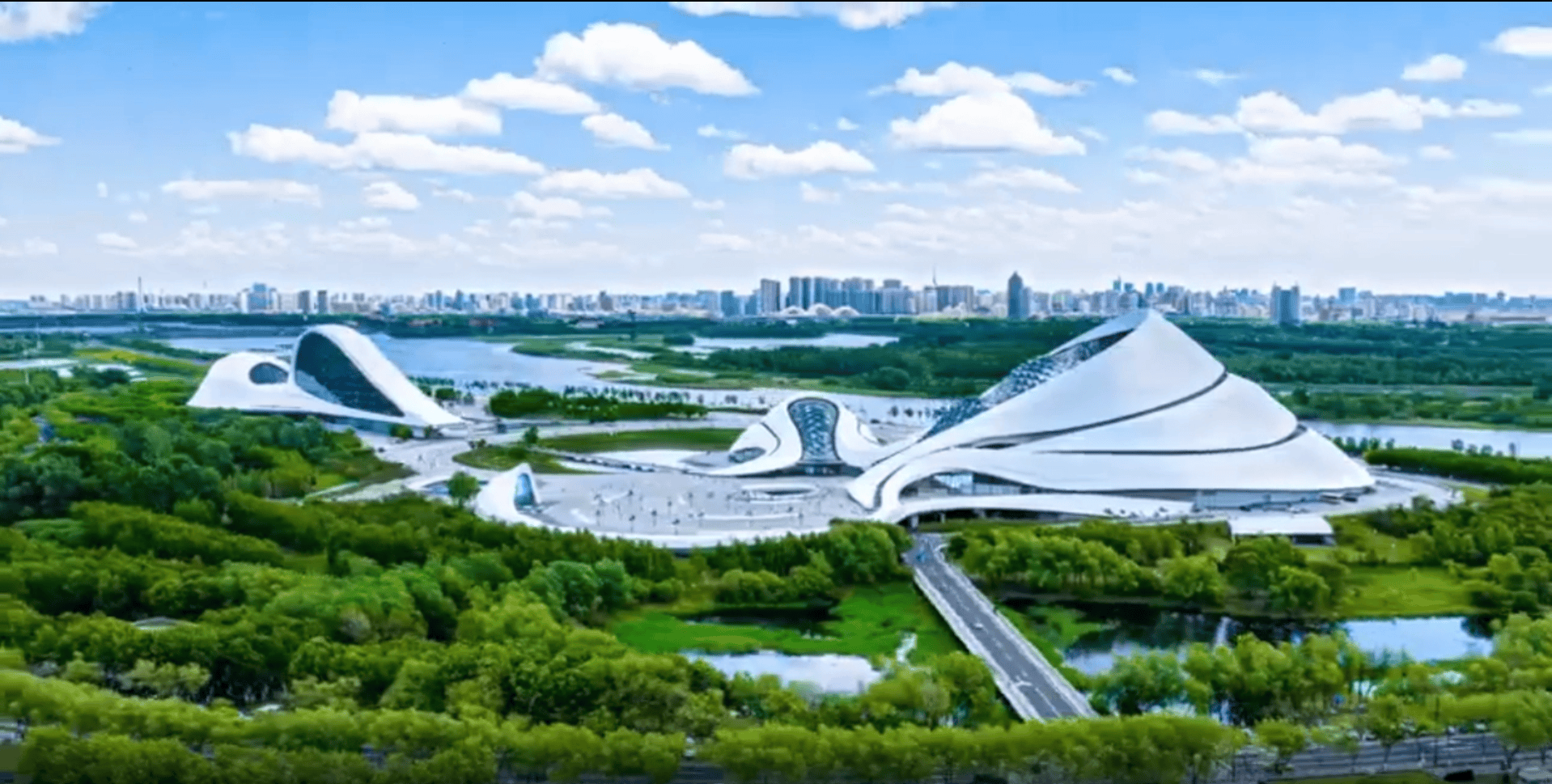《气贯冰城》═中庆燃气企业宣传片于2025年9月29日正式发布！脚本打磨一年，现场勘查一周，昼夜拍摄一周。21处拍摄地点，二百个G素材，一百多人参演。纵观1942焦炉煤气到96年人工煤气再到如今