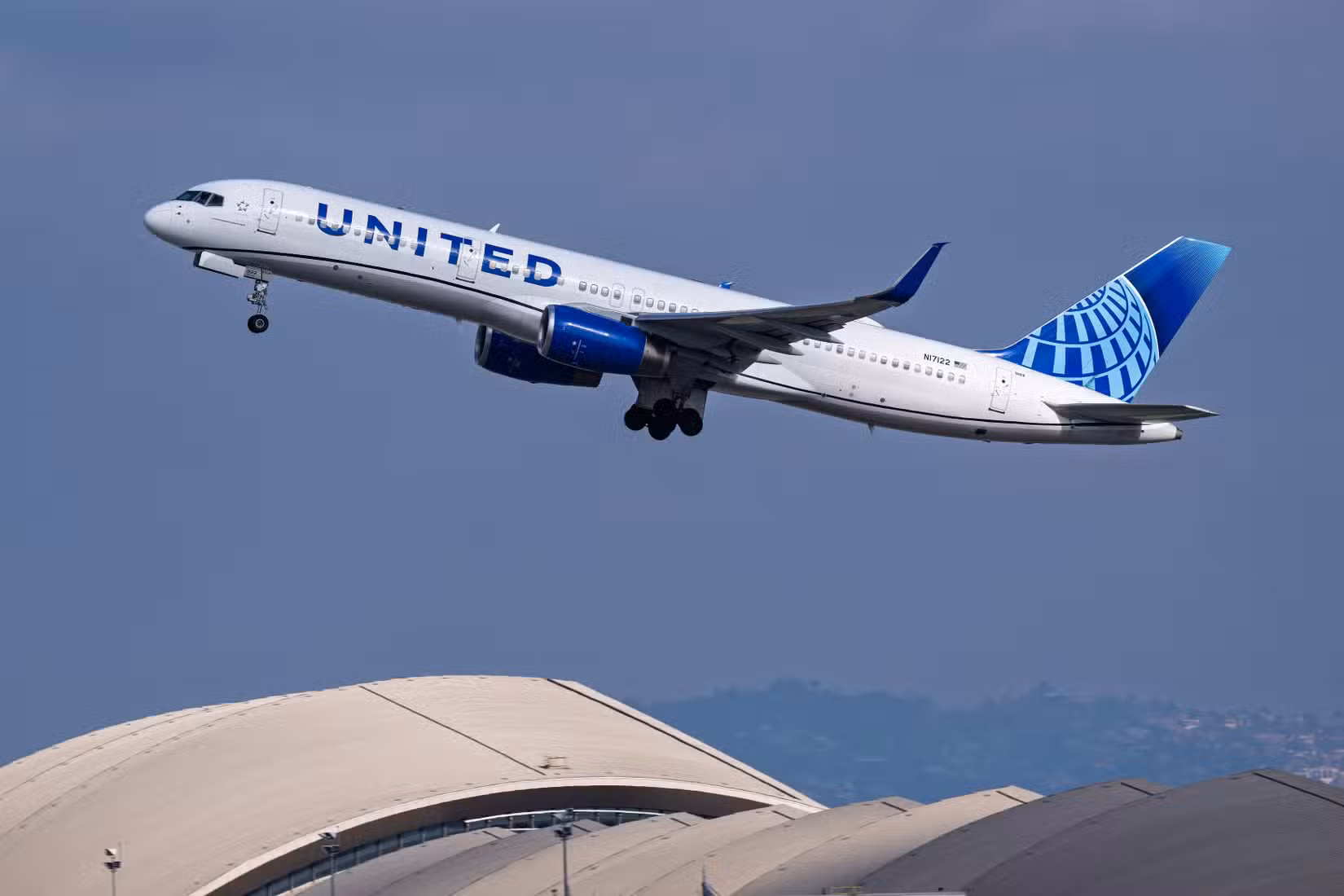 United 757 Departing LAX
