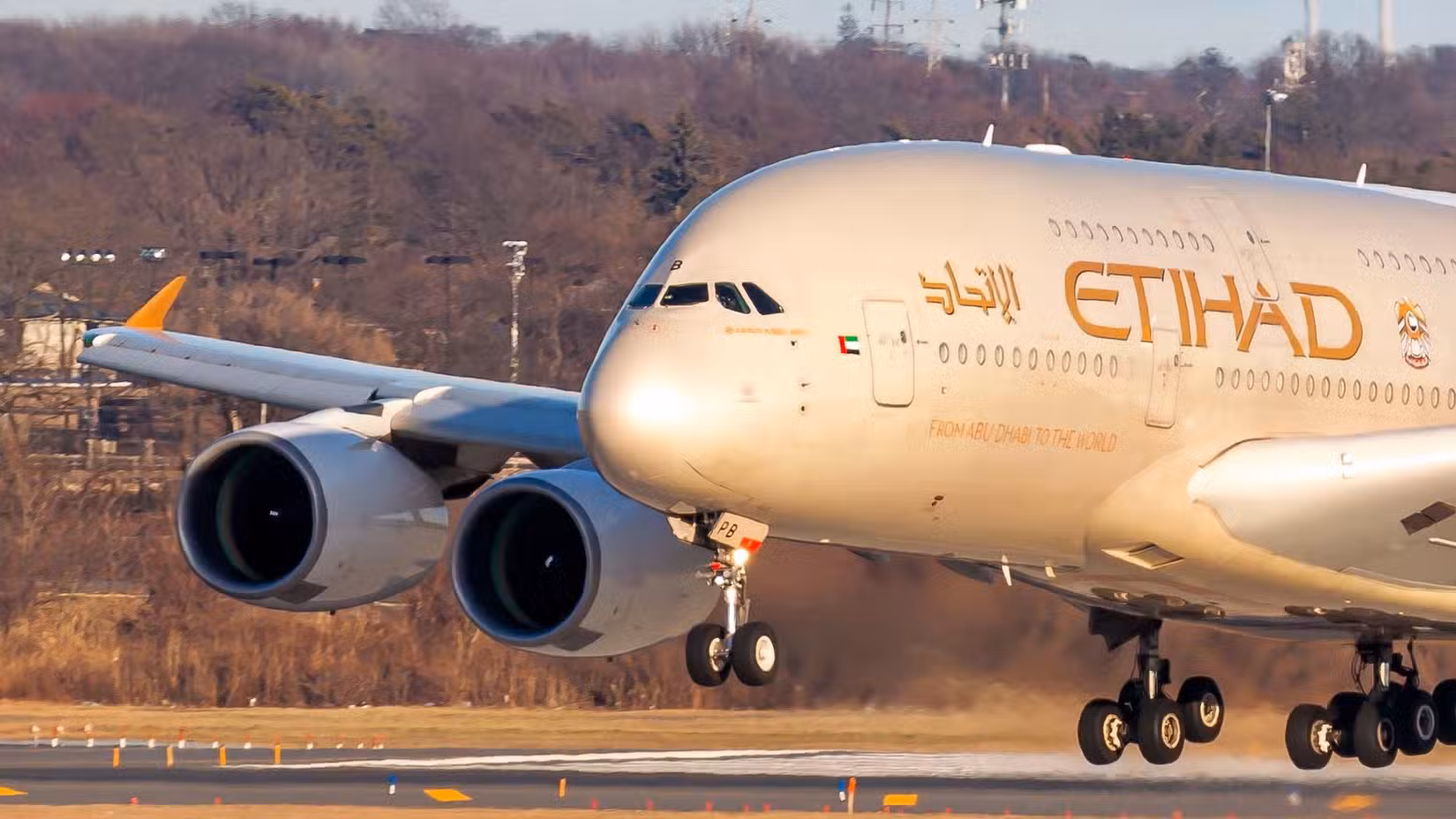 阿提哈德航空空客A380即将着陆