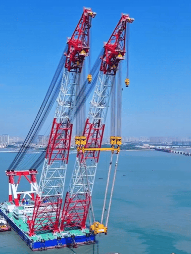震撼的浇筑现场水下桥墩。#中国港口发展 #跨海大桥 #中国基建 #基建狂魔 #浇筑现场