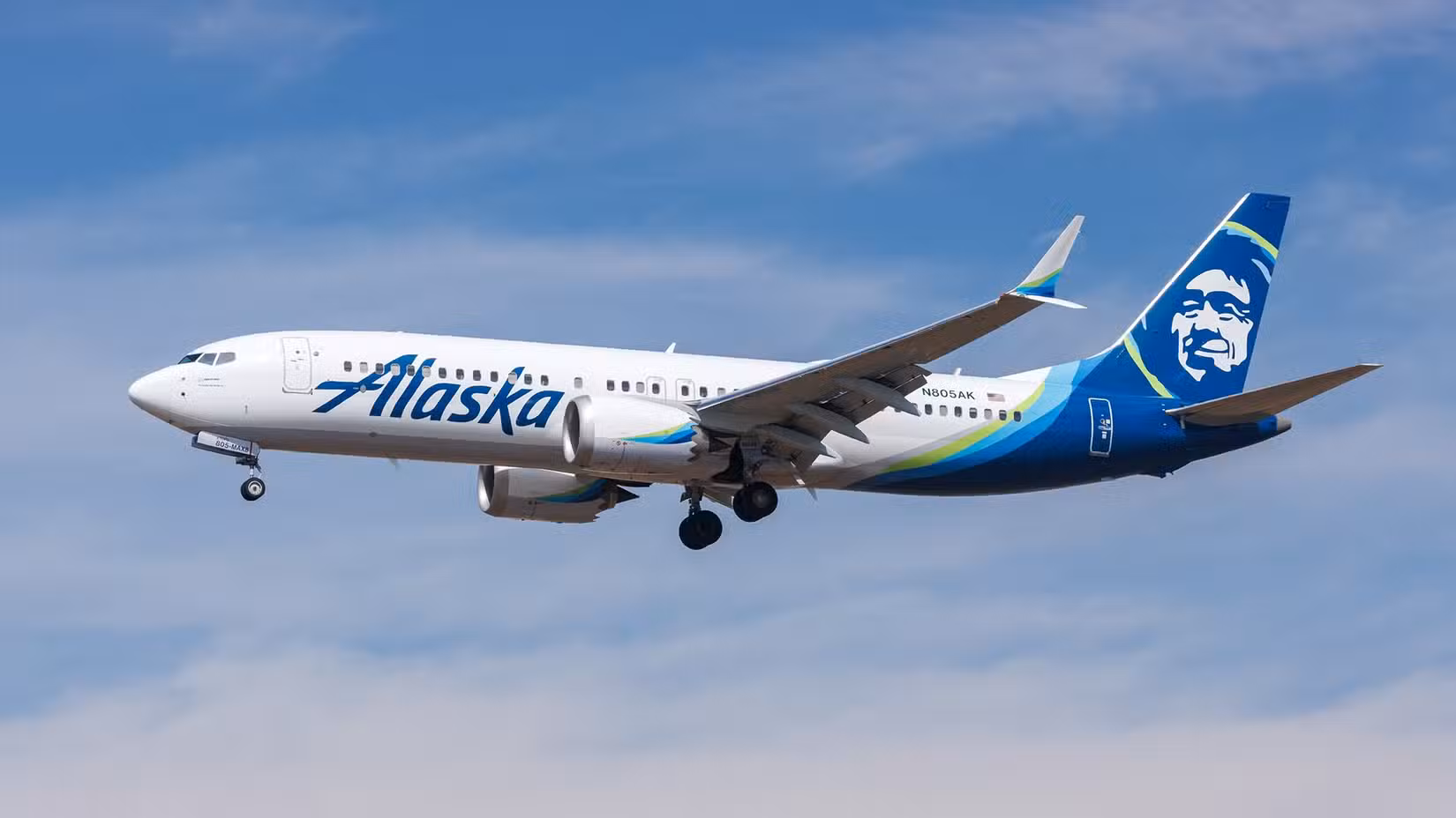 Alaska Airlines Boeing 737 MAX 8 final