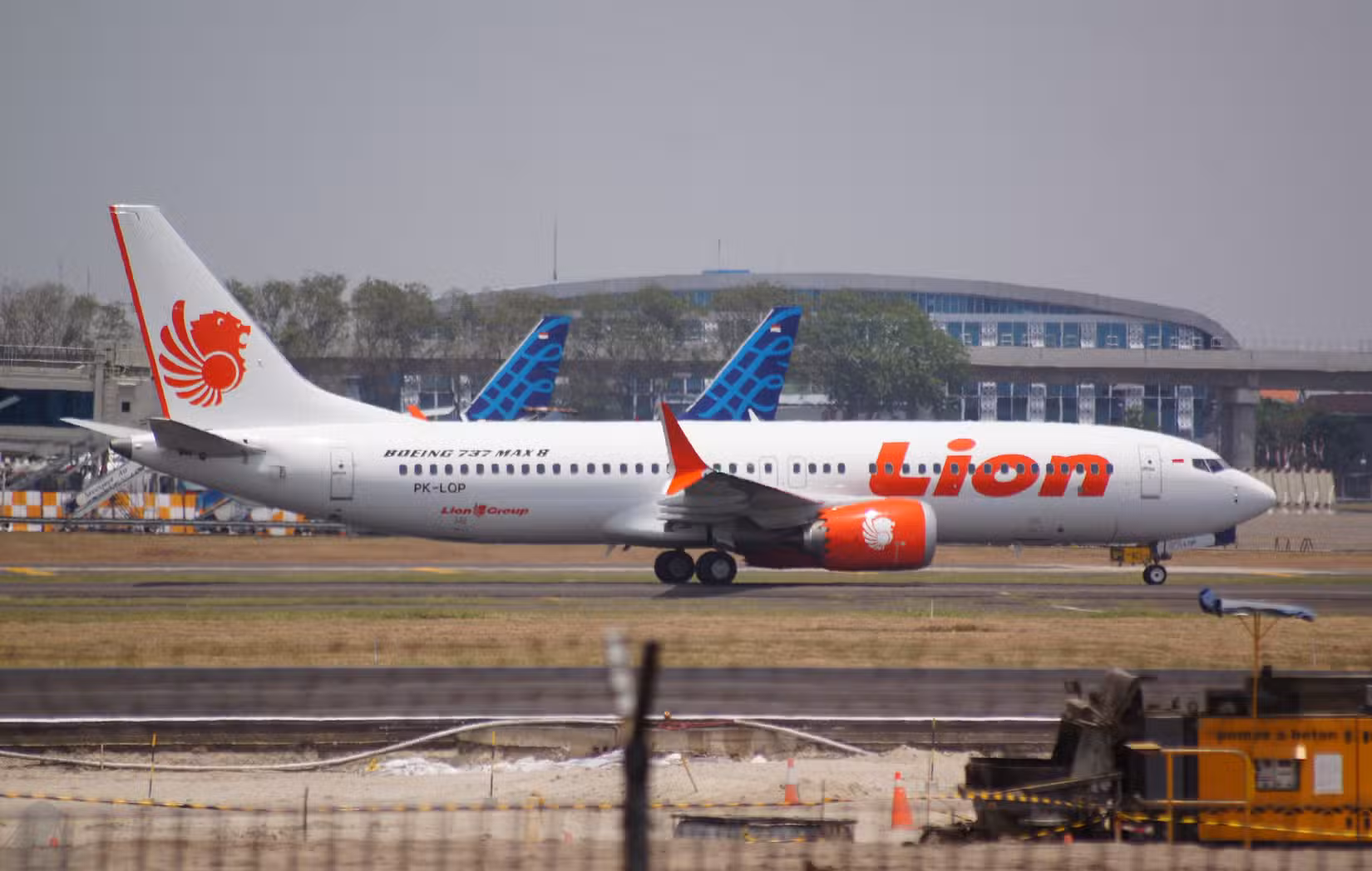 狮航波音737-MAX8在滑行道上。