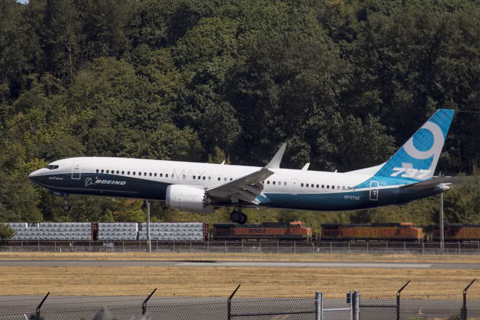 波音737 MAX 9着陆 shutterstock_725631049