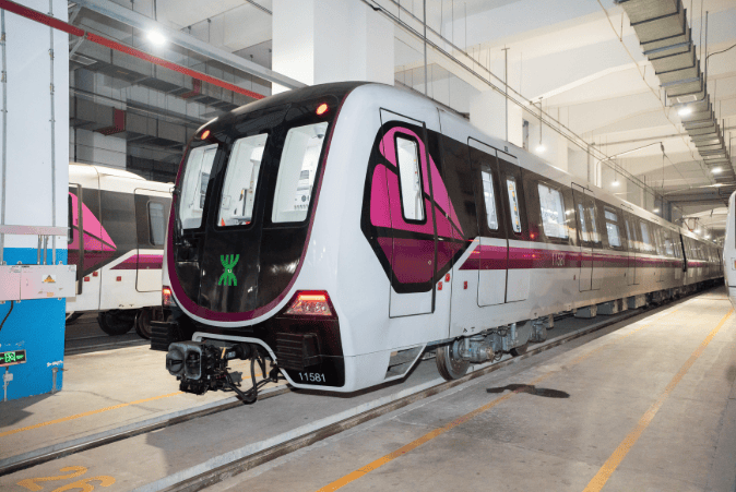 Imagem do trem completo da Linha 11 do Metrô de Shenzhen.