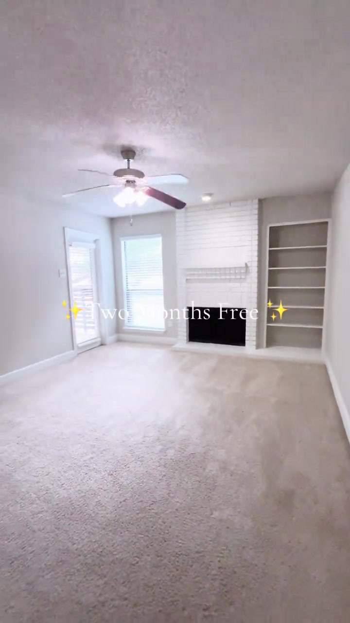 Cozy & Spacious one bedroom with easy access to near by attractions/stores. Not to mention a great s