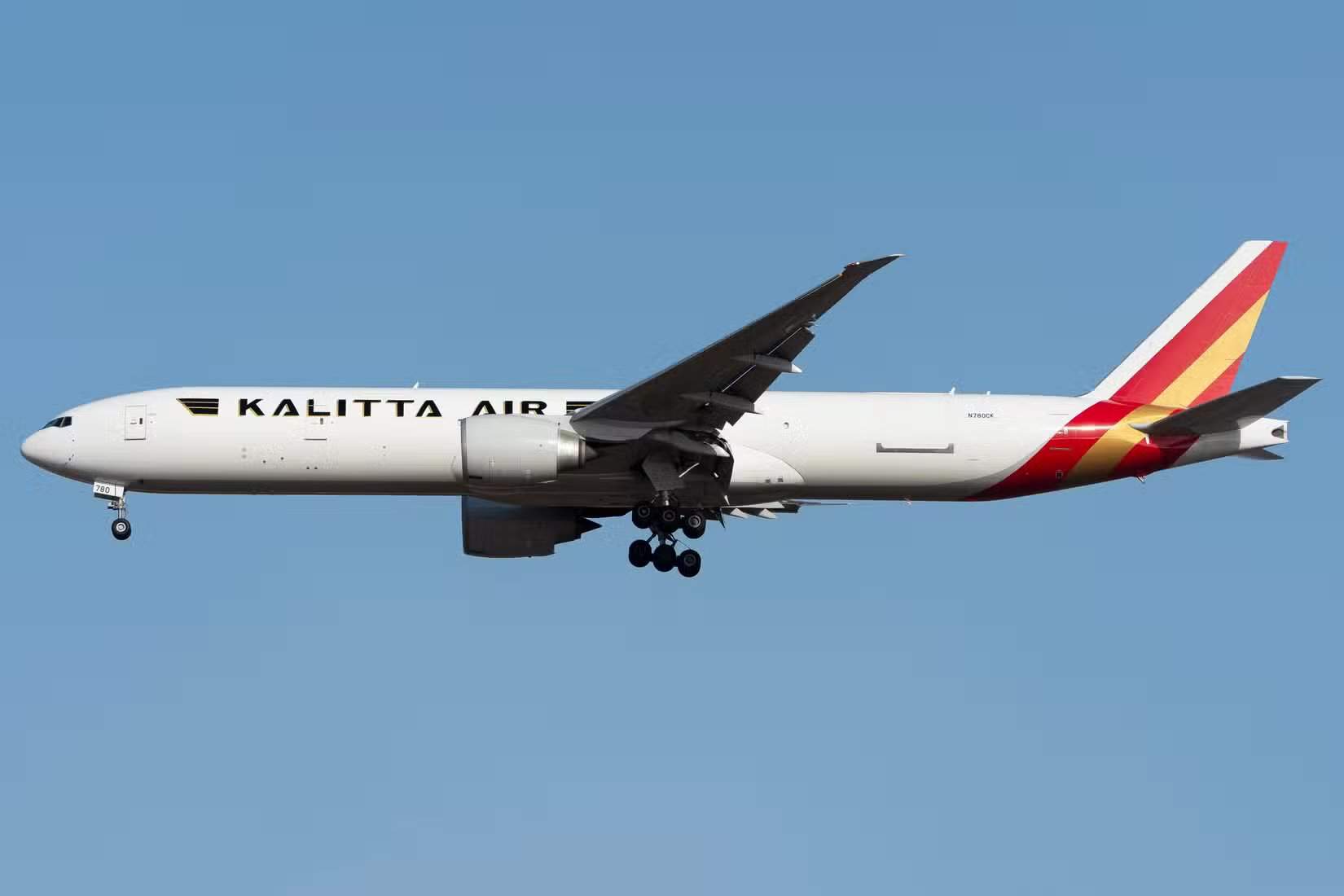 Kalitta Air 波音 777-300ERSF 进近