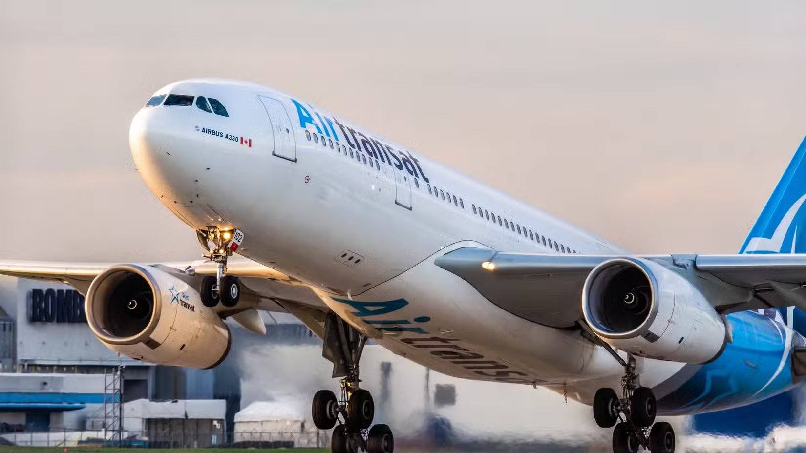 越洋航空（Air Transat）空客A330起飞
