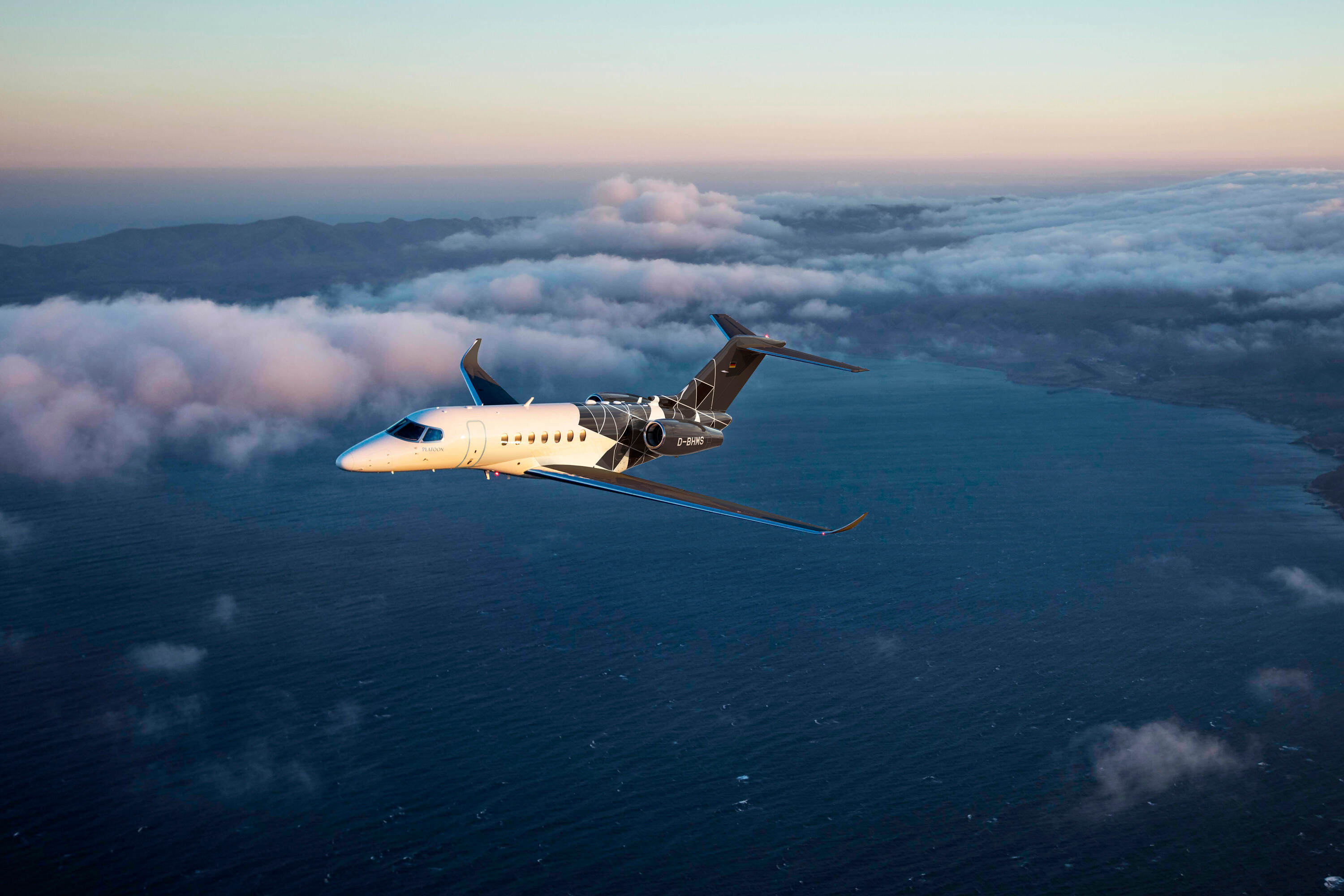 Platoon Aviation 赛斯纳奖状经度（Cessna Citation Longitude）