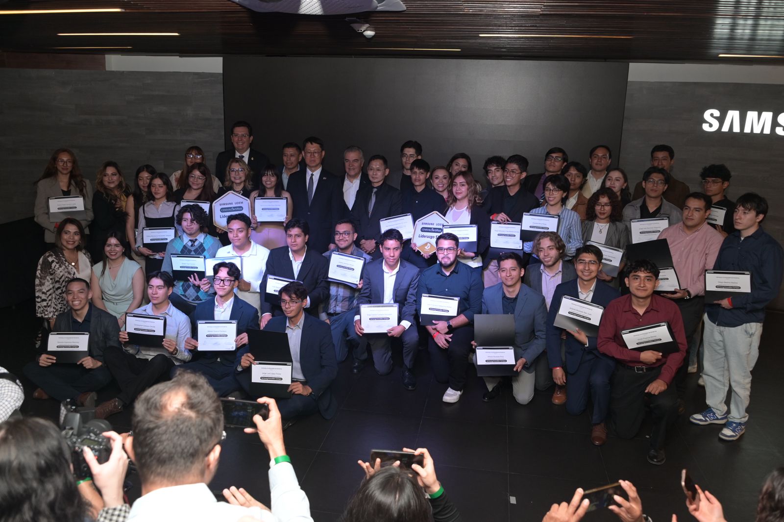 Samsung and CENEVAL expand artificial intelligence training program. Image from Ceneval.