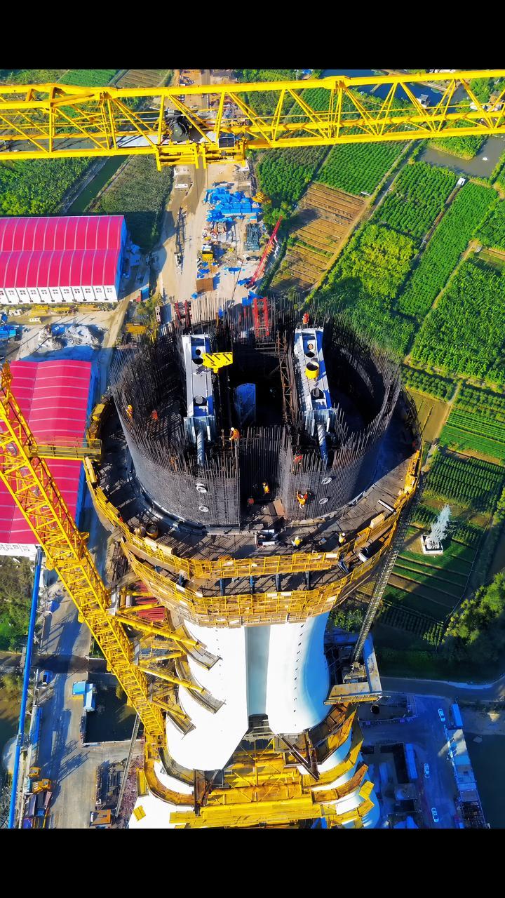 An engineering marvel soaring to a staggering height of 270 meters ( 866 feet ) above the ground! Ch