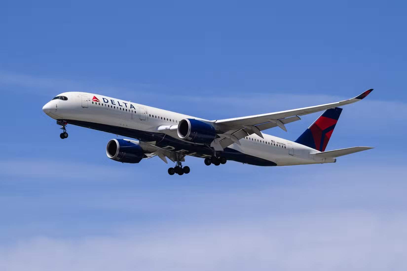 达美航空A350-900飞越晴空