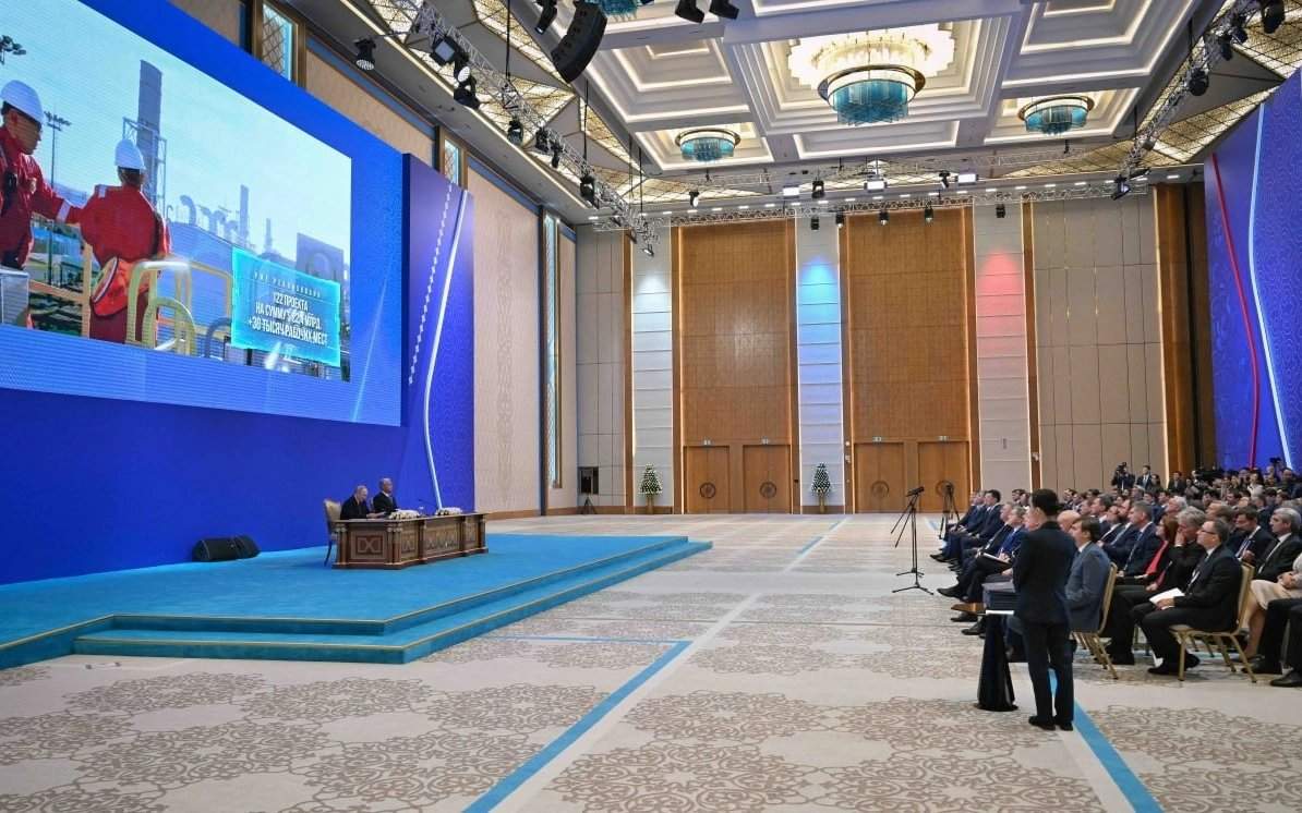 托卡耶夫与普京听取哈俄经贸合作重点项目进展汇报