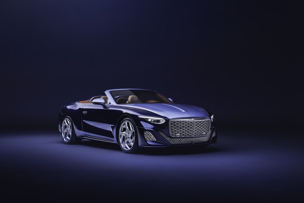 宾利Batur Convertible,高性能汽车领域