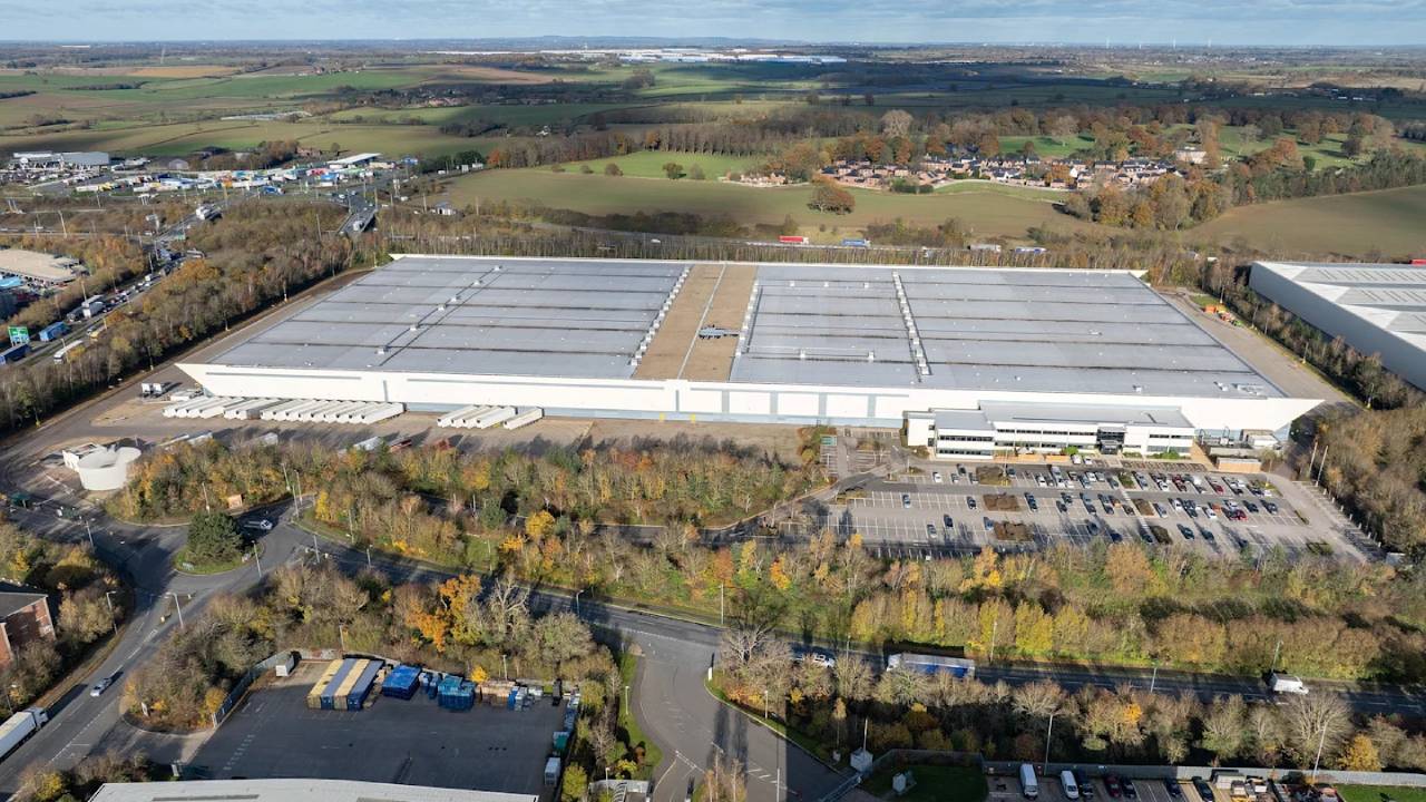Global logistics group strikes deal for huge West Midlands logistics building