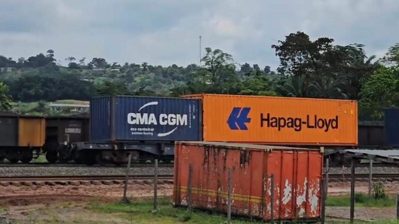 Au Gabon, un train de marchandises en mouvement est bien plus qu’un simple convoi.