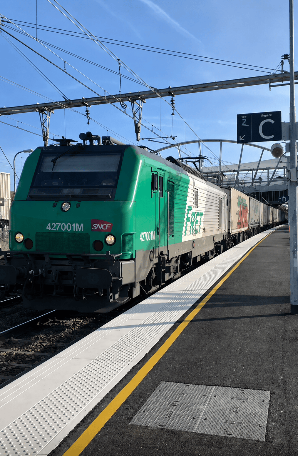 Les 5 raisons pourquoi les TGV français roulent à vide #train #TGV #gare #france #education