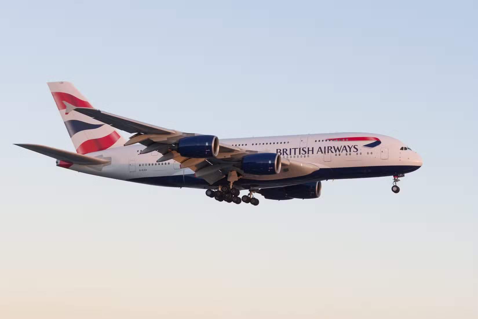 英国航空空客A380降落在洛杉矶国际机场