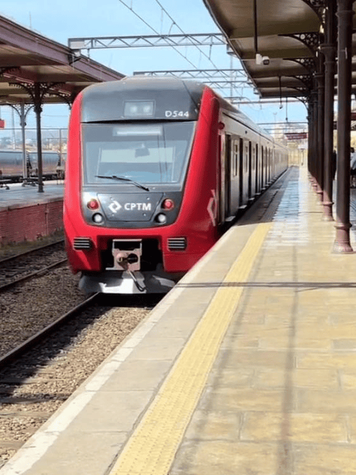 O Serviço 710 da CPTM realiza uma das viagens mais longas do transporte ferroviário metropolitano de