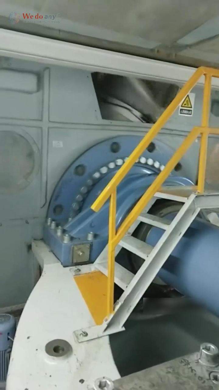 Desde afuera parece silenciosa… pero por dentro una turbina eólica se siente como una bestia gigante