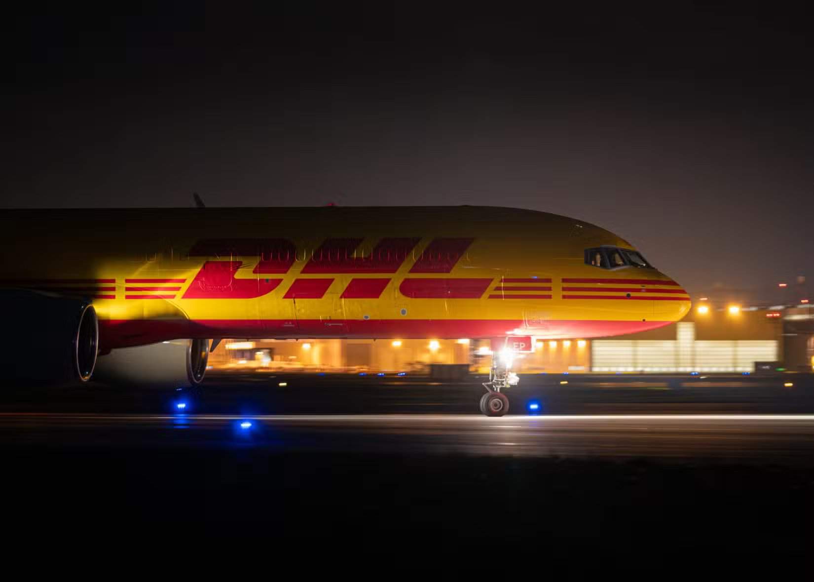 DHL Boeing 757-200F (P2F) на рулении