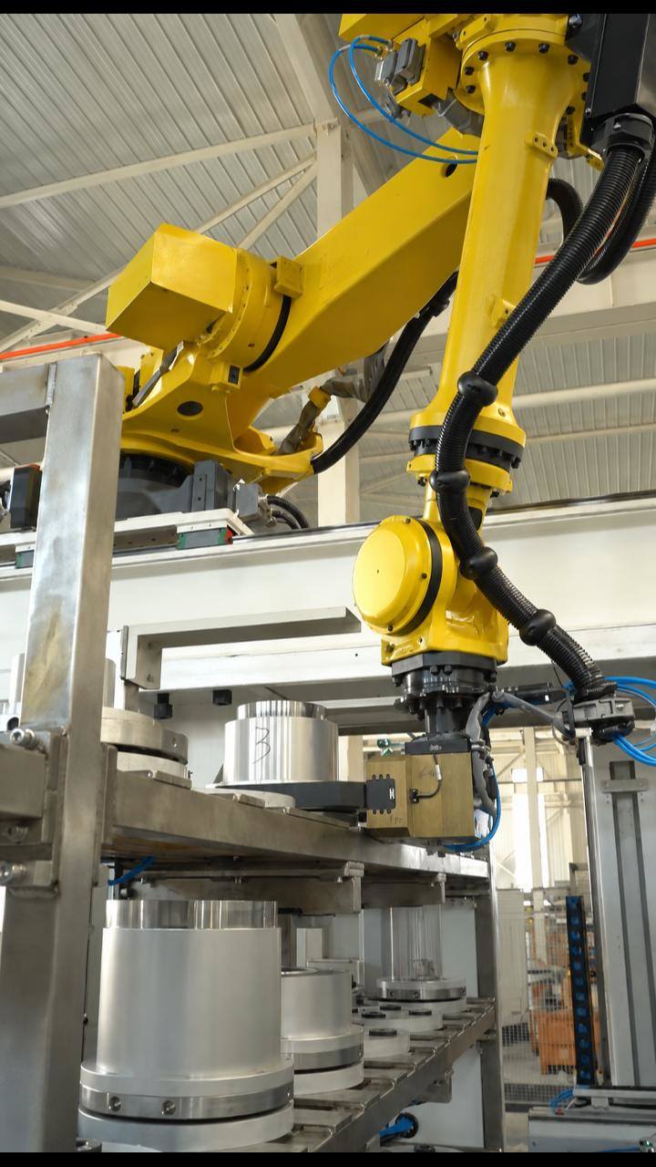 Revolutionize Productivity! Qibu Liberates Manpower #ManufacturingRevolution #LaborSaving #Industria