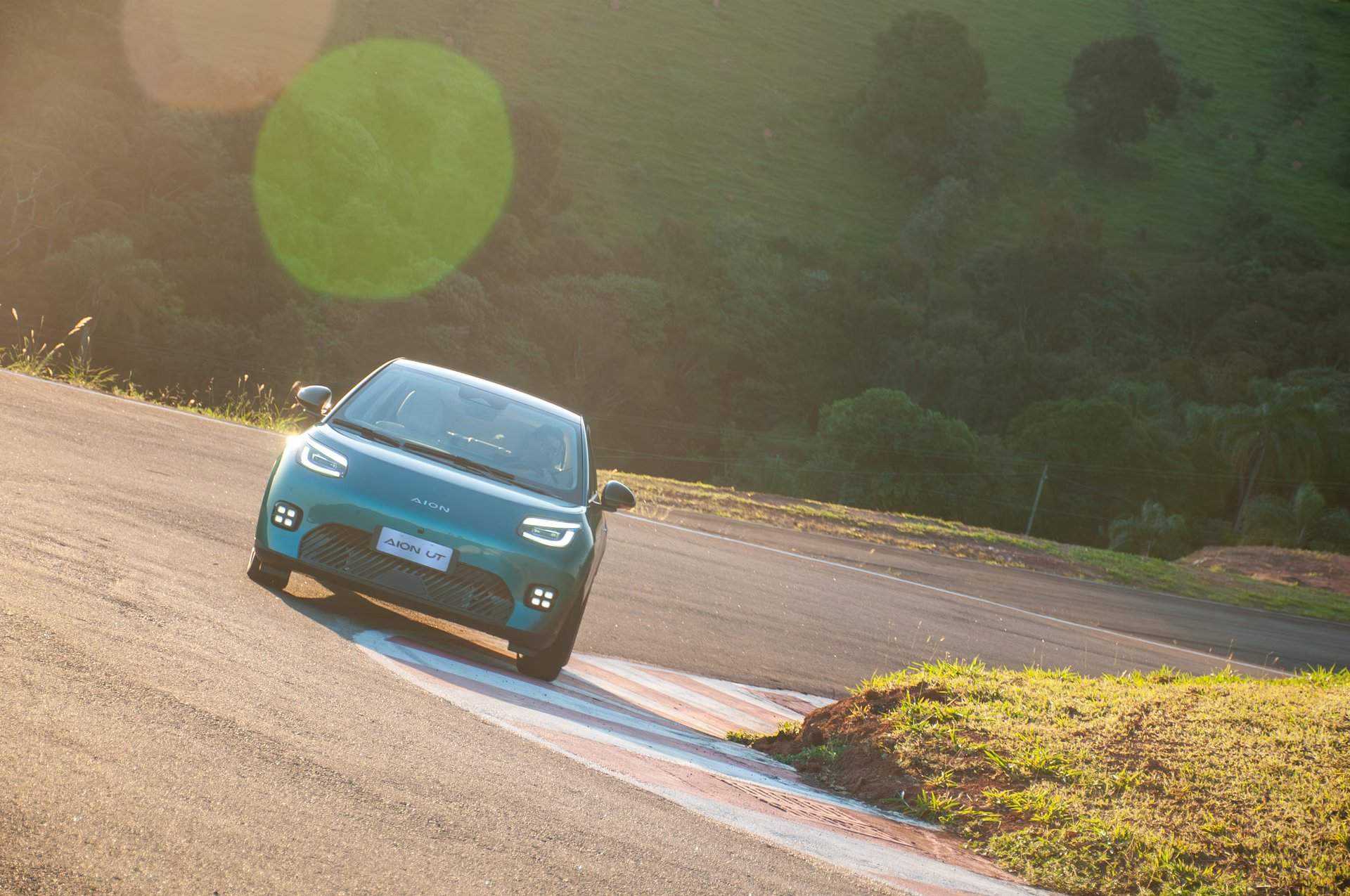 News illustration: GAC Group enters the entry-level EV market with the Aion UT