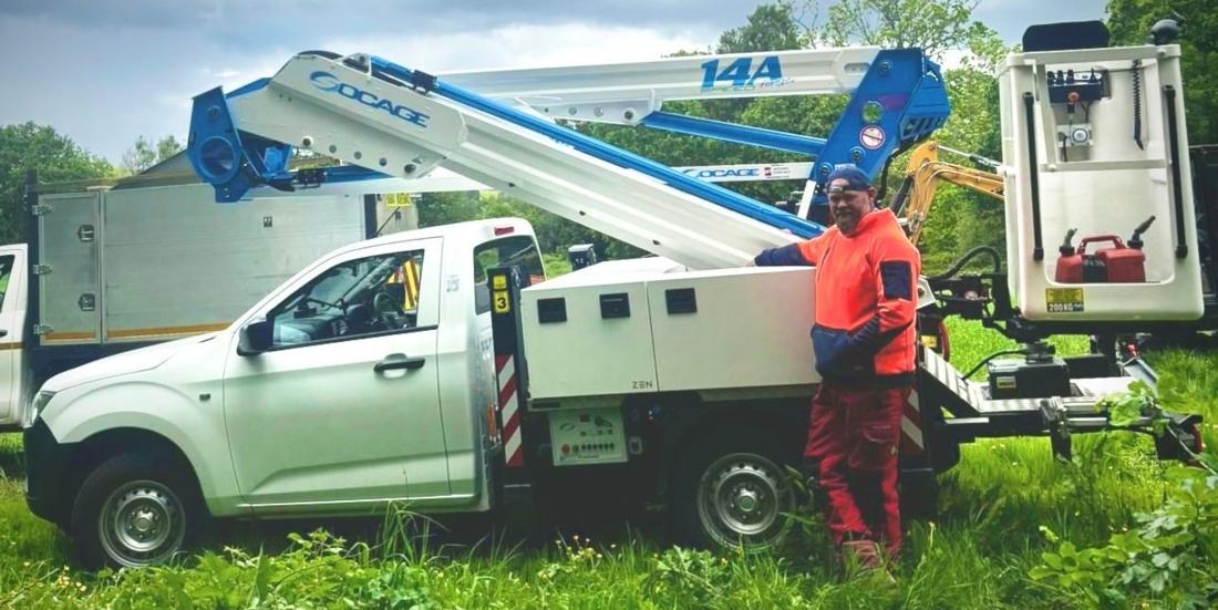 Richard Tijou-Smith of Kent & Sussex Tree with the new vehicle