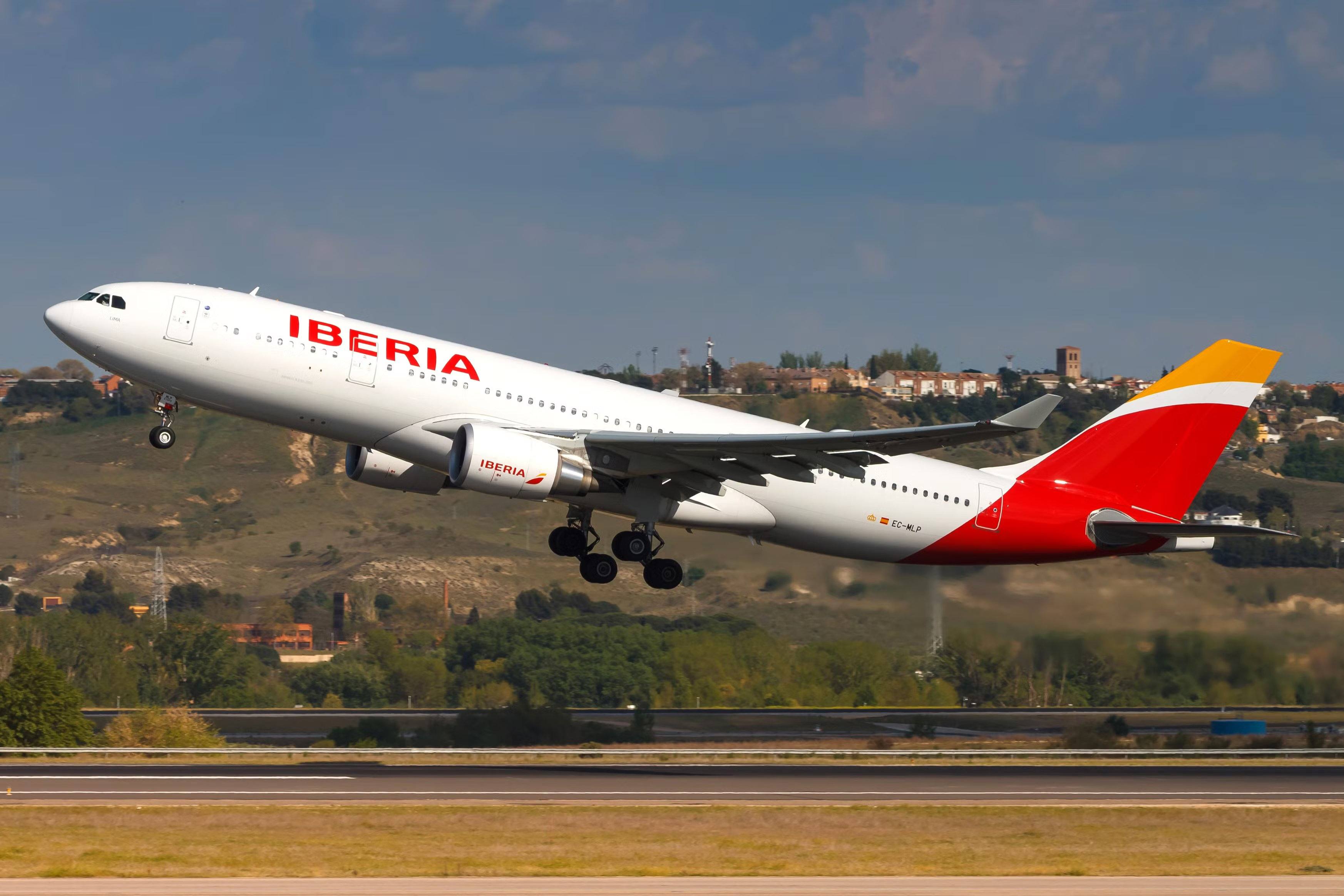Descolagem do Airbus A330 da Iberia