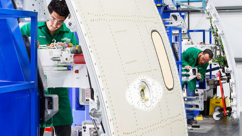 Graças às operações de empresas internacionais como Rolls-Royce, Collins Aerospace, Daher e Latécoère, a indústria aeroespacial também mantém crescimento contínuo em Sonora.
