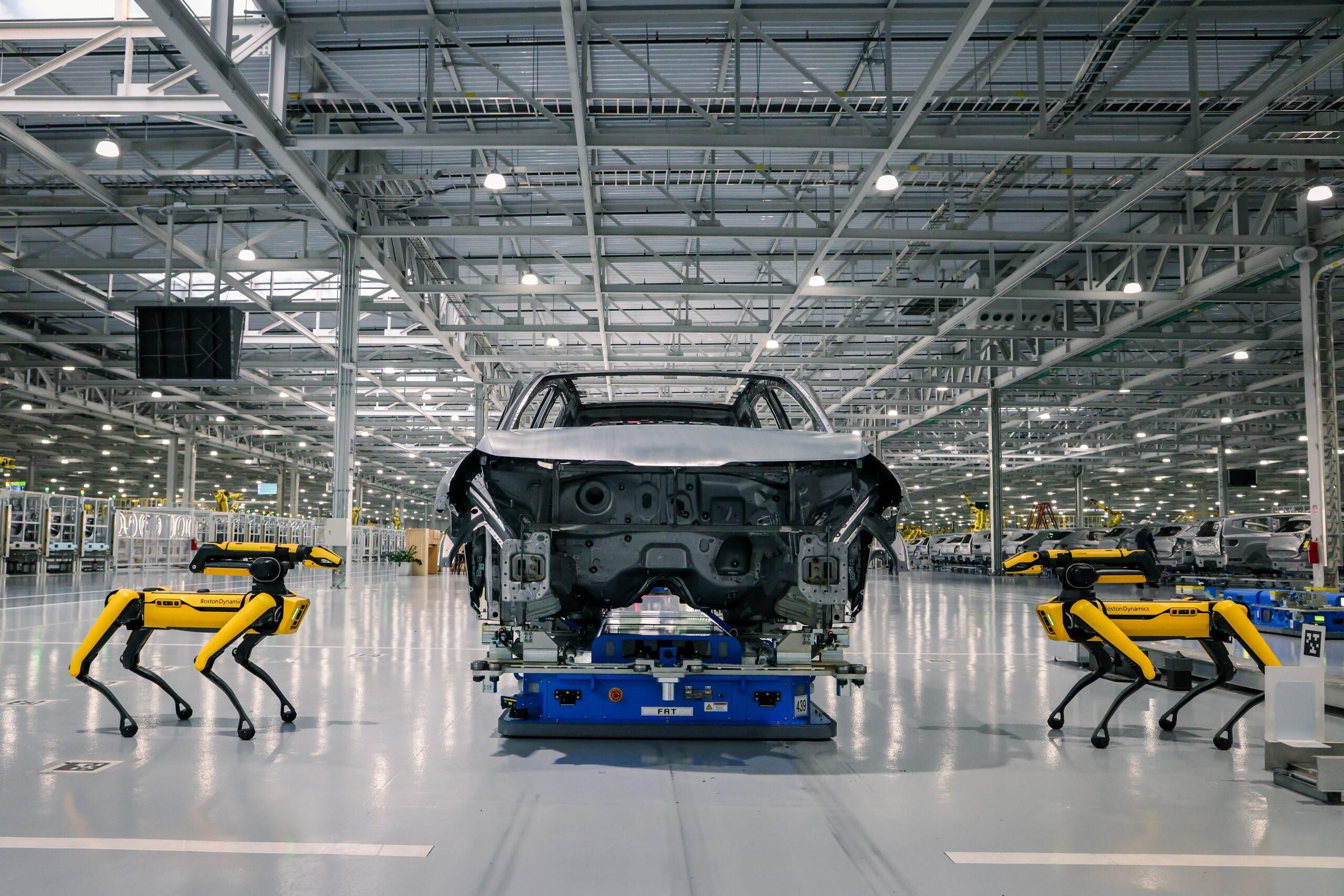 Hyundai construiu uma fábrica na Geórgia que produzia apenas veículos elétricos e agora começa a produzir modelos híbridos da Kia